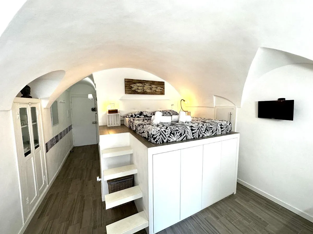 Suite Cavour 26 - Pieno Centro A Sanremo contacts