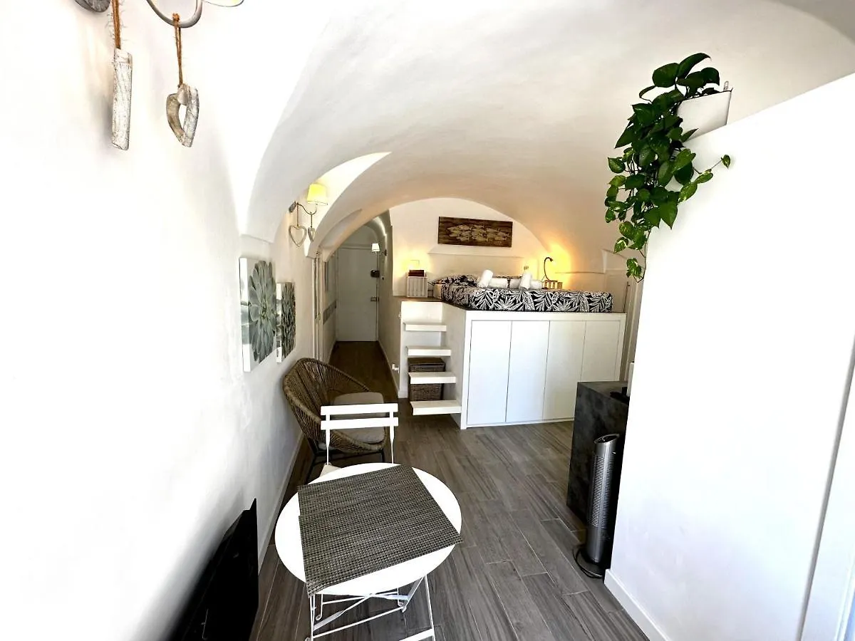 Suite Cavour 26 - Pieno Centro A Sanremo Italy