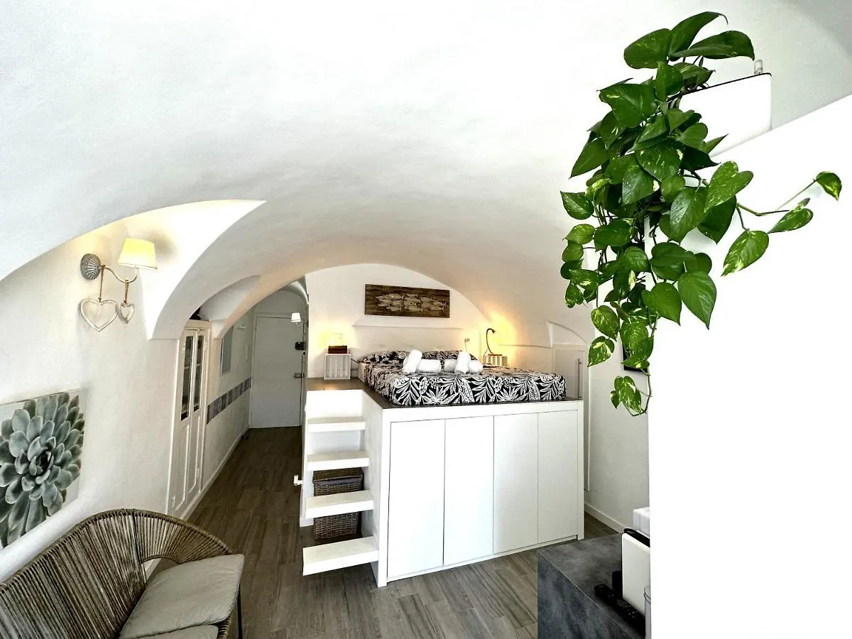 Suite Cavour 26 - Pieno Centro A Sanremo 0*,